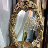 Miroir en bois et plâtre doré