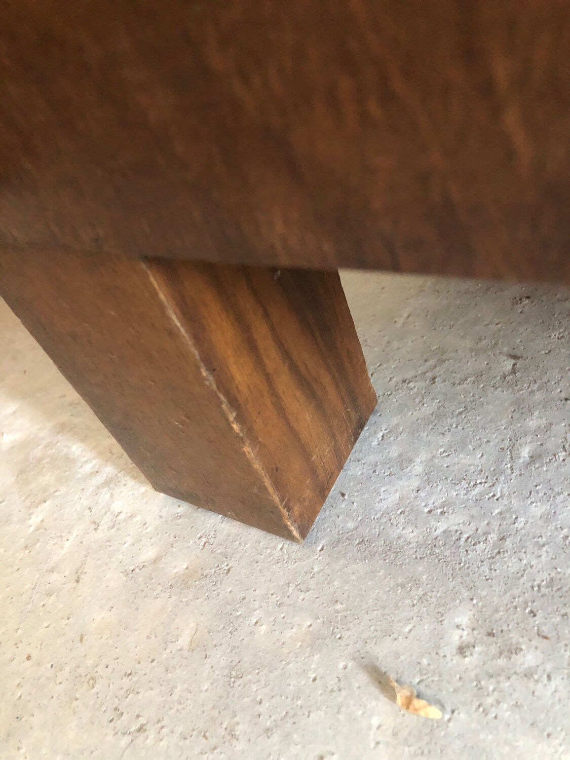 Art deco wooden chest of drawers from the 1940s