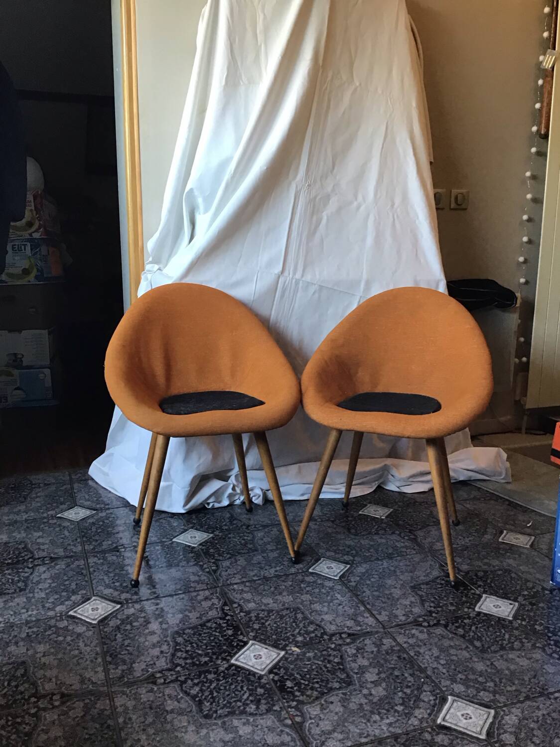 2 vintage chairs