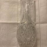 Small cut crystal carafe bearing 2 butterflies