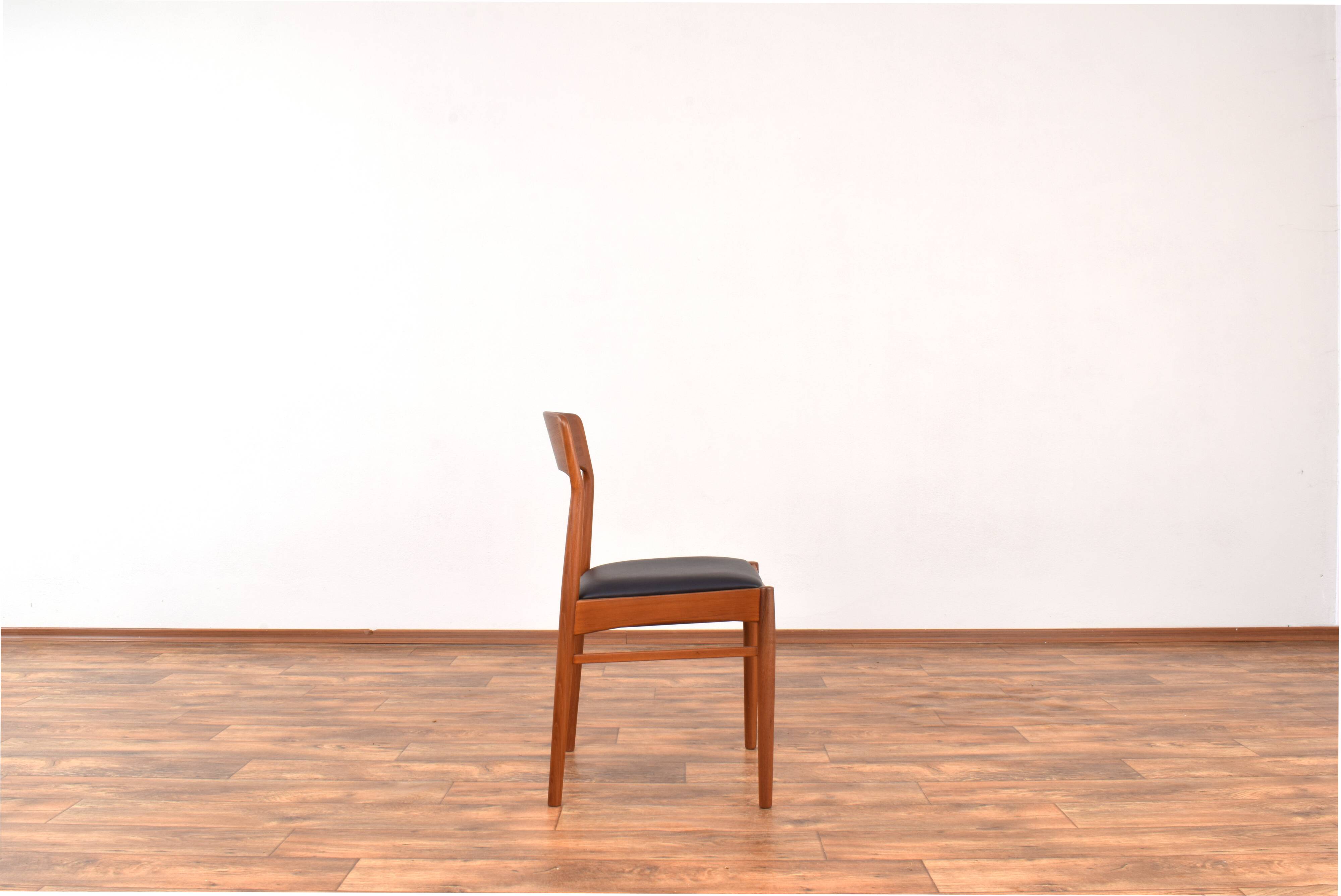 Chaises de salle à manger danoises en teck et cuir par Henning Kjærnulf pour Korup Stolefabrik, années 1960, lot de 4