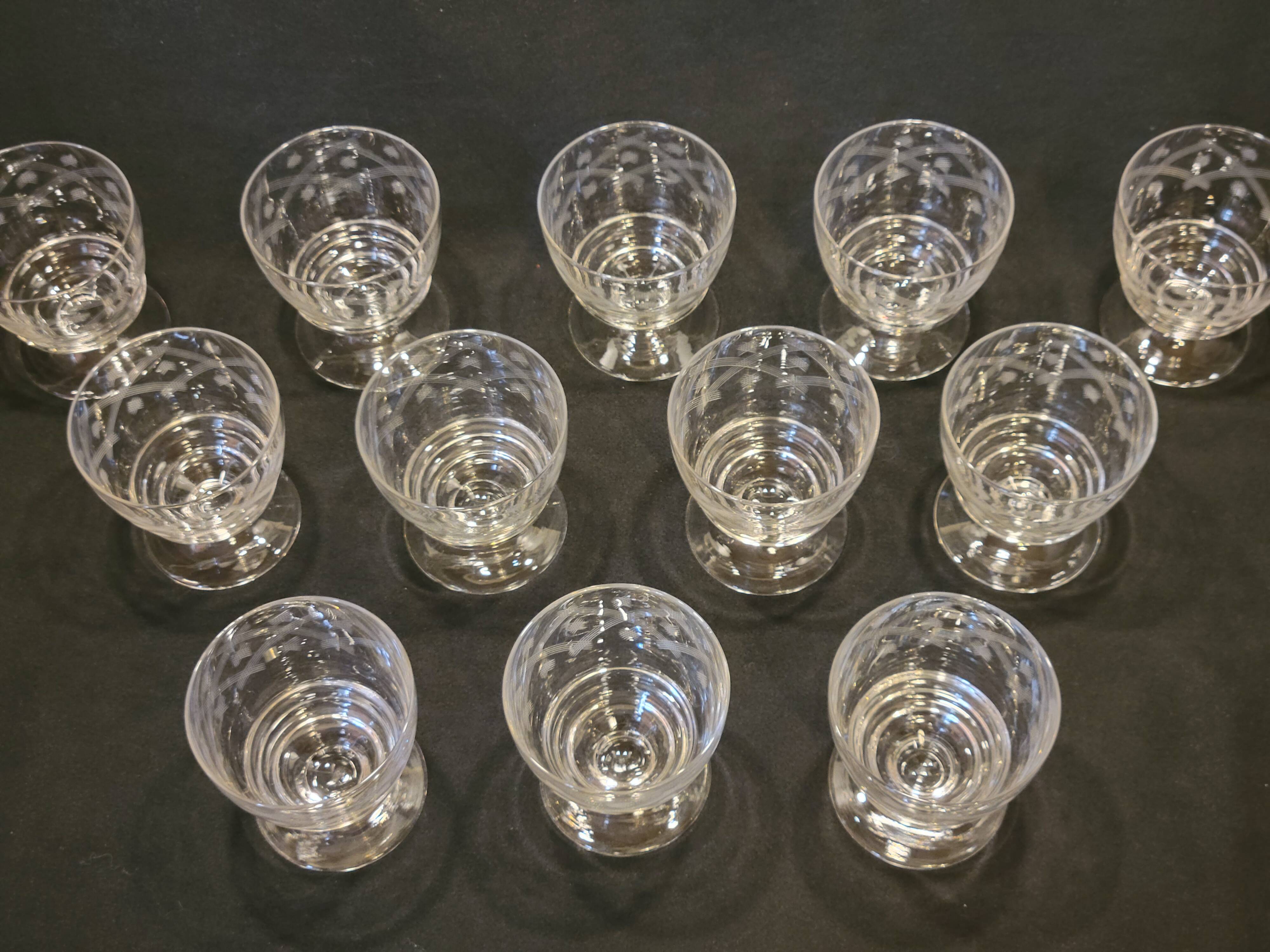 10 old port wine glasses in engraved art deco chiseled crystal