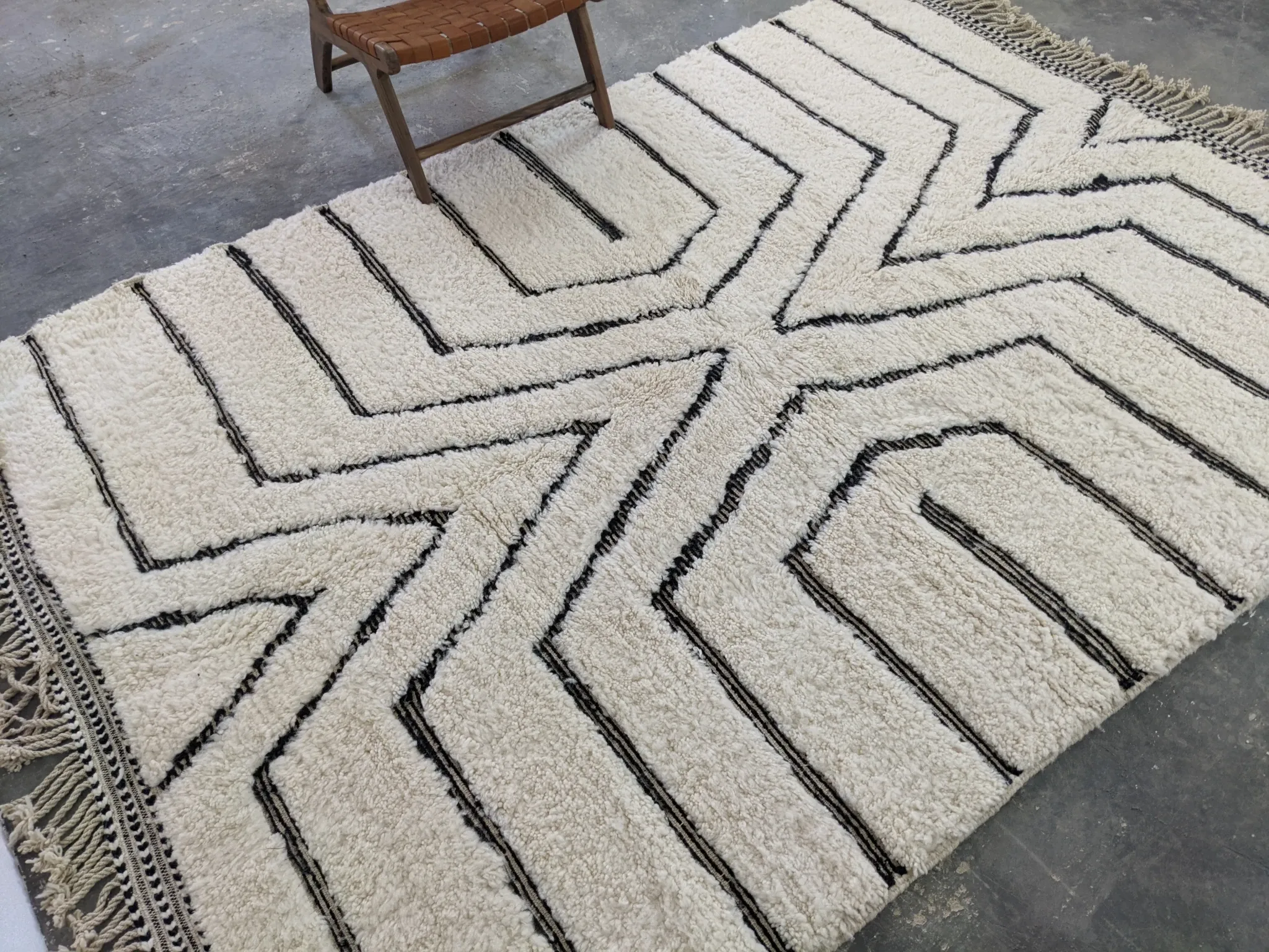 Large Beni Ouarain rug, 295 x 215 cm, G-384
