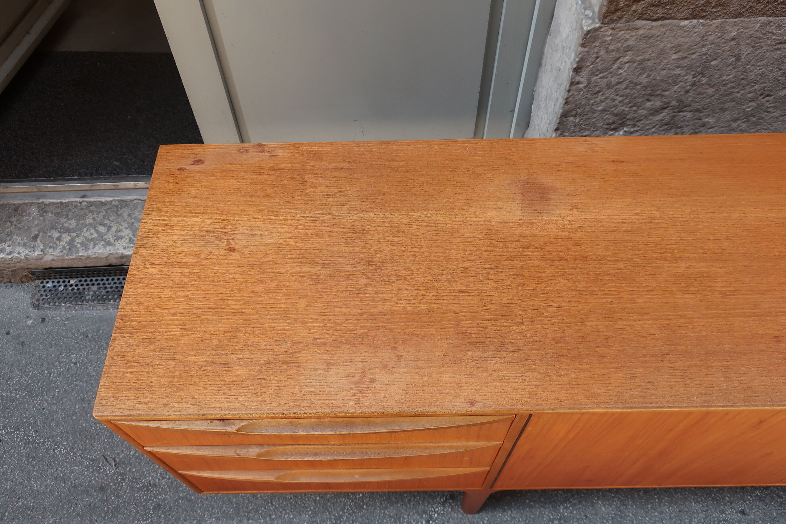 Enfilade Mcintosh teak of the 1960s