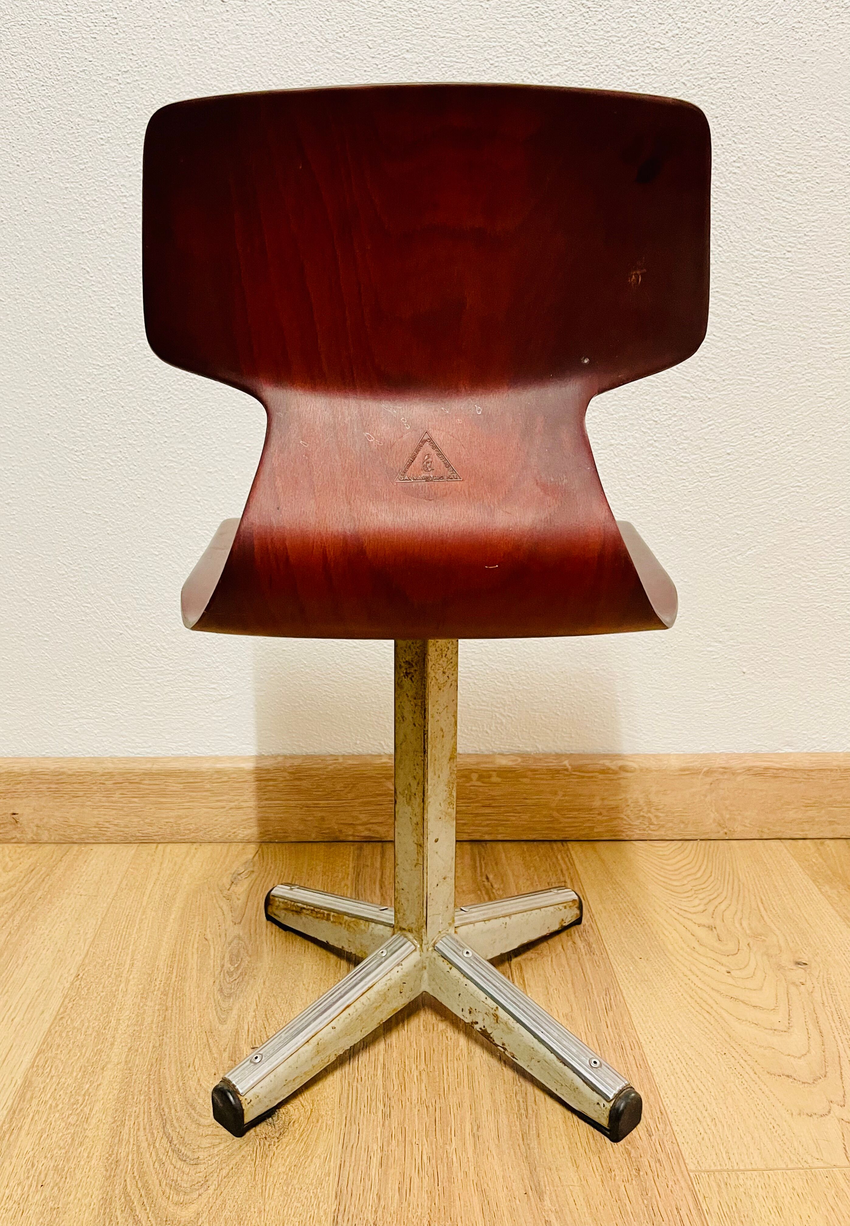 Galvanitas school chair