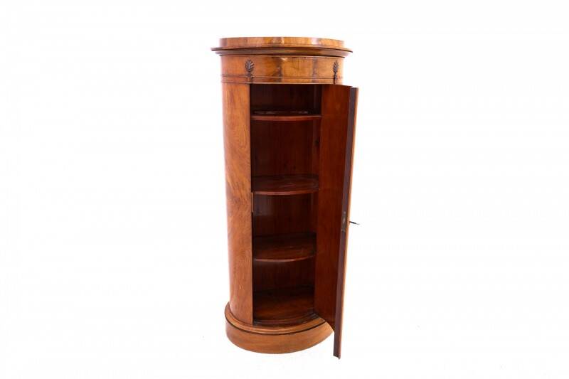 Intéressante commode Biedermeier, Europe du Nord, vers 1860.