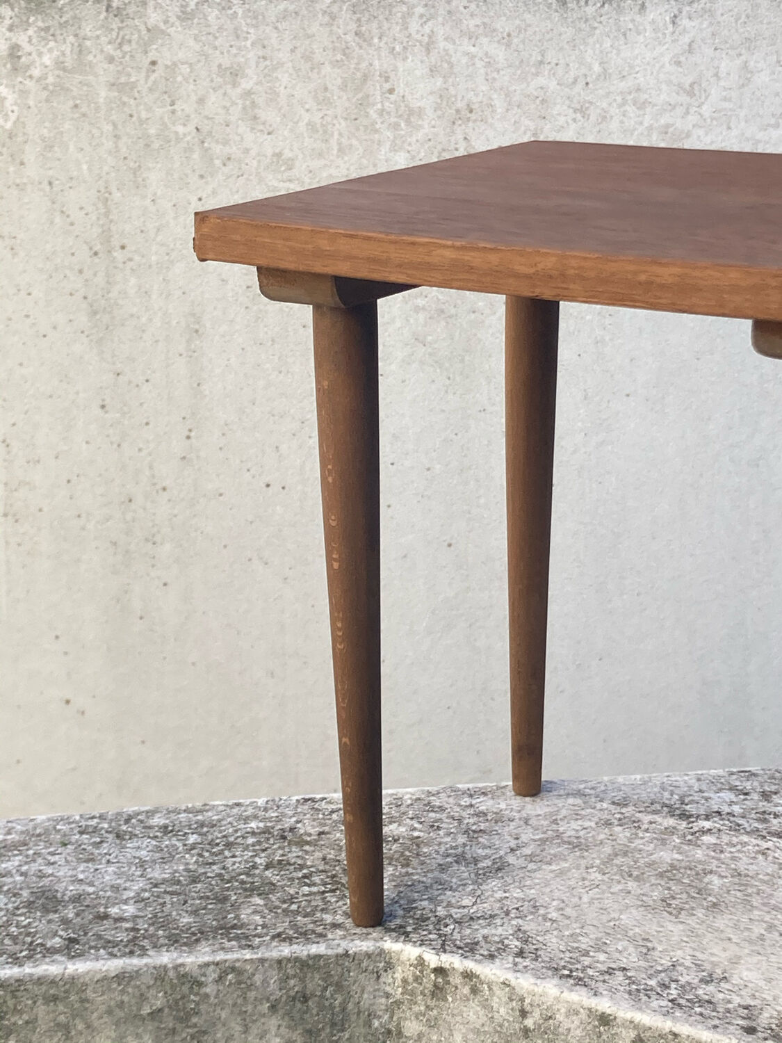Table d’appoint années 60