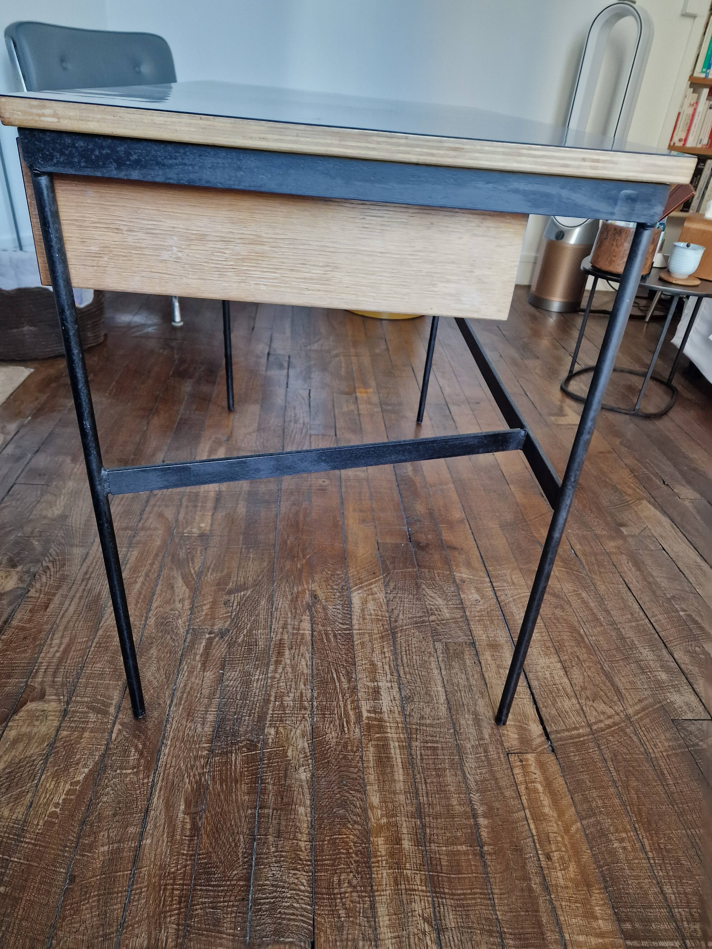 Desk assigned to Pierre Paulin 1960