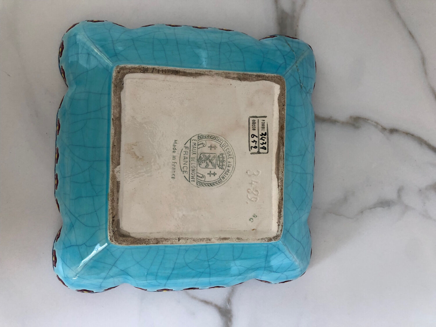 Flat square cut in Longwy enamels