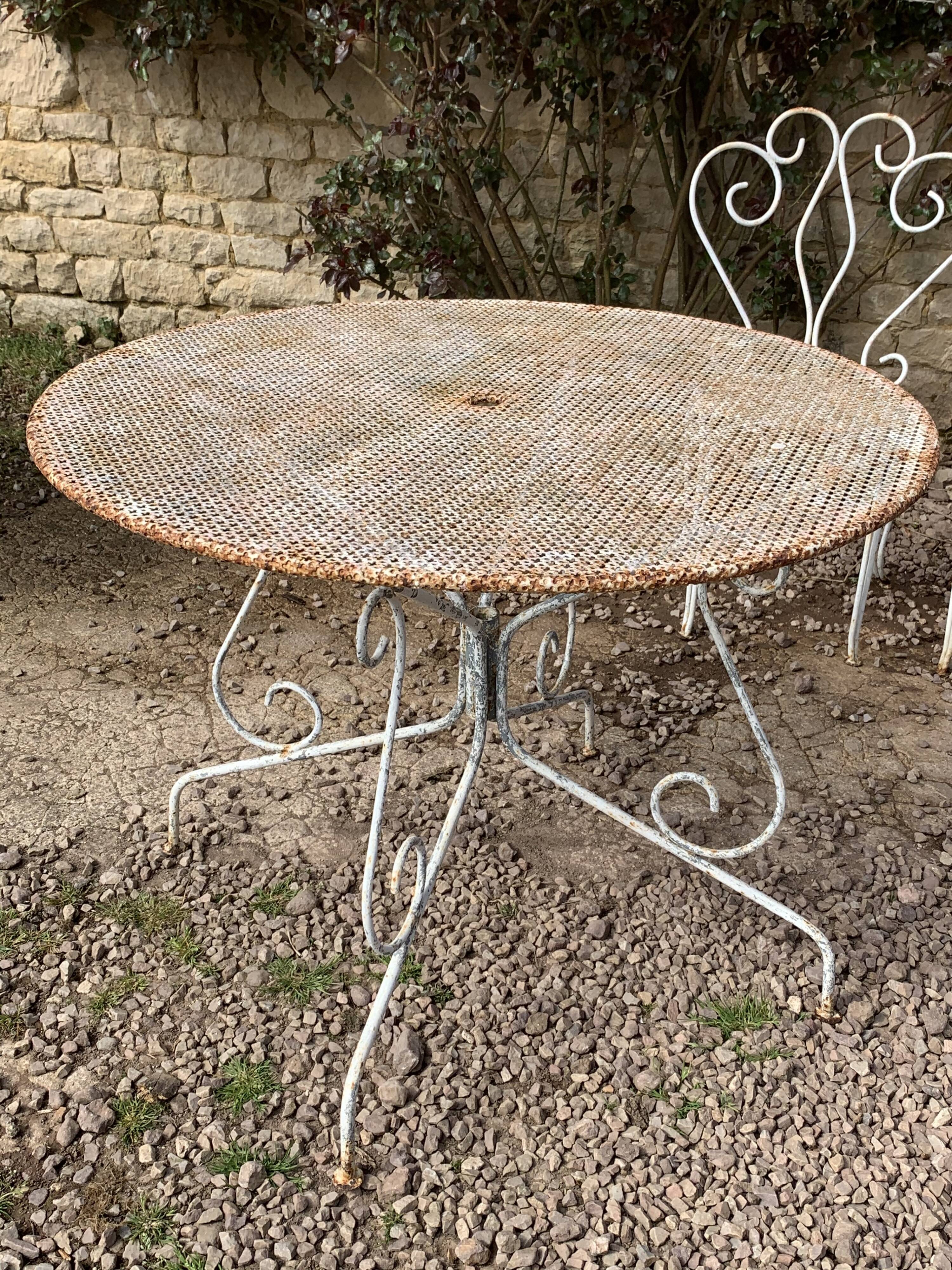 Salon de jardin blanc en fer forgé 2 chaises de jardin +  1 table