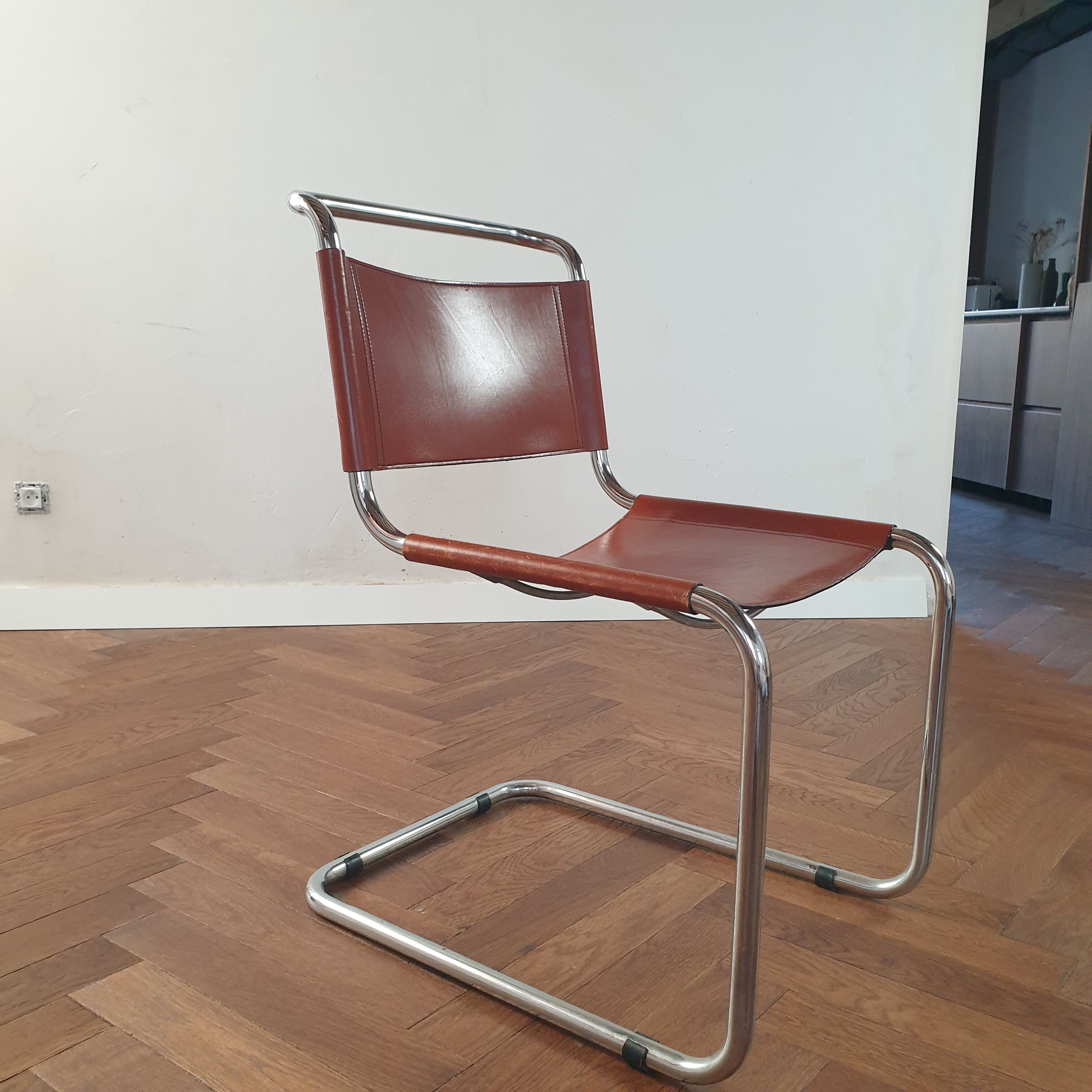 Bauhaus cognac leather chair b33 by Marcel Breuer
