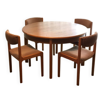 Table extensible et 4 chaises vintage