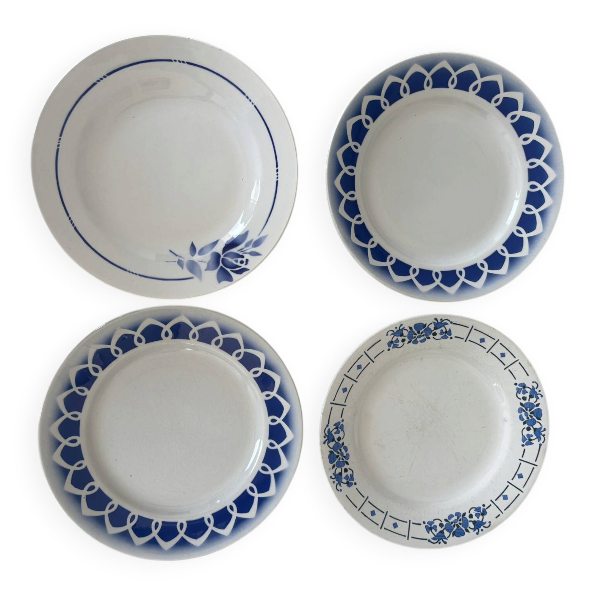 Lot of 4 antique earthenware plates from 1950, Saint Amand - plates bl