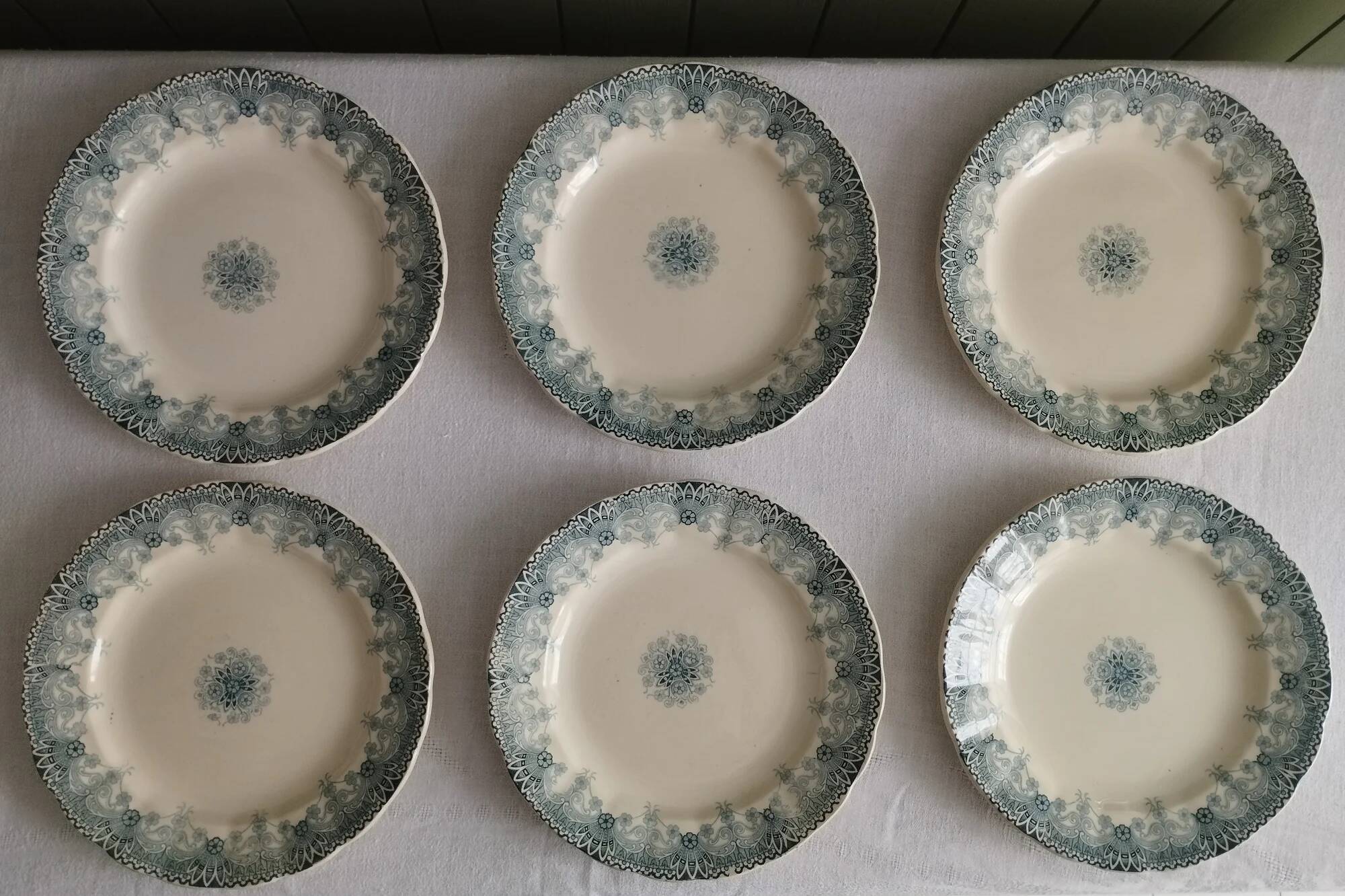 "Henriette" - 6 flat plates made of ironstone HB Choisy-le-Roi