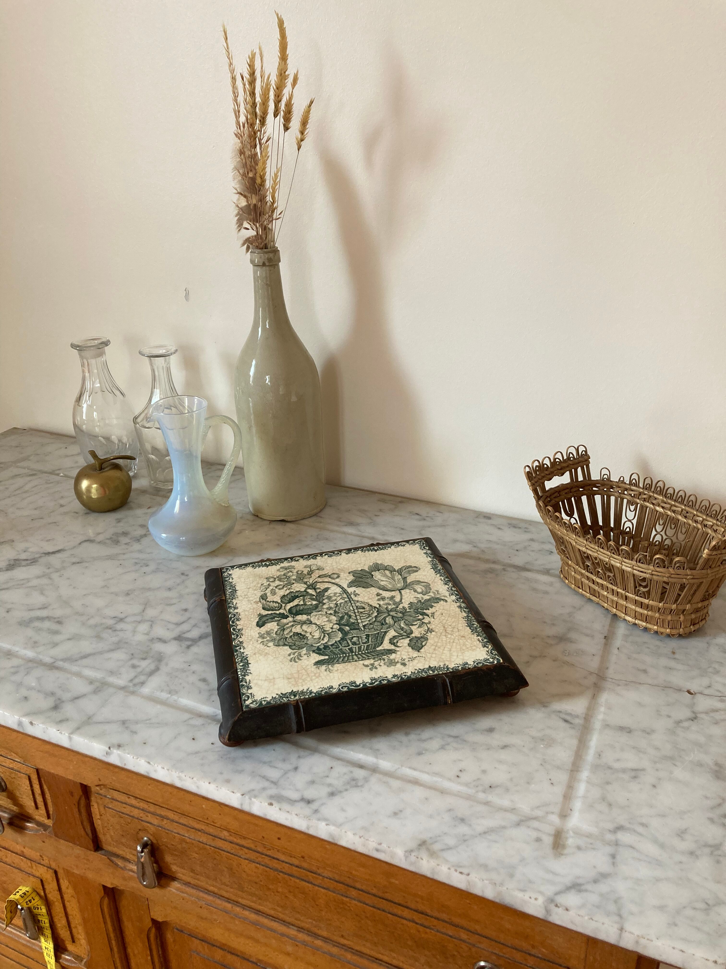 Underside in earthenware and wood late nineteenth century