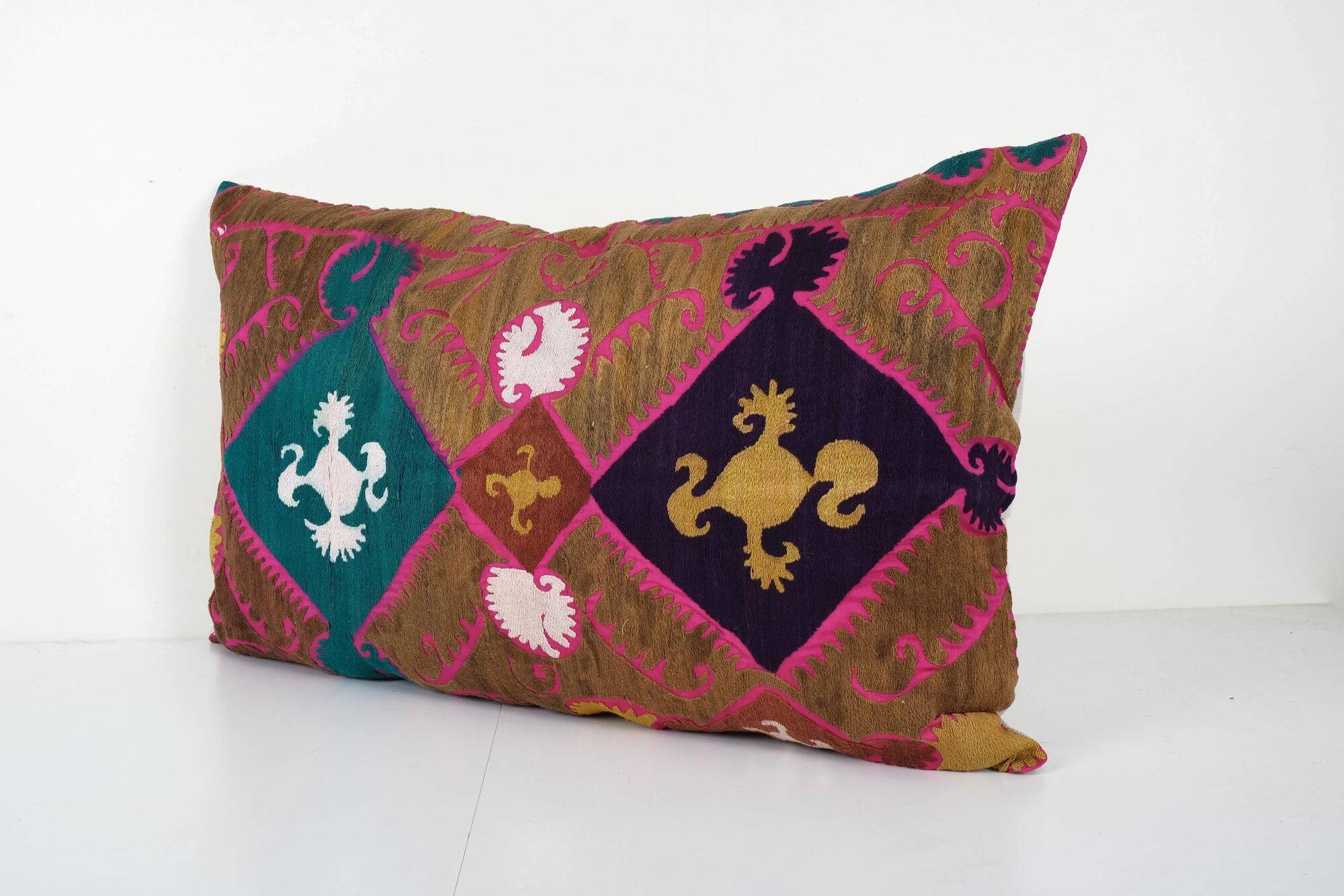 Housse de coussin brodée vintage 84x56 cm