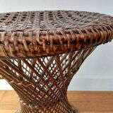 Diabolo stool in rattan