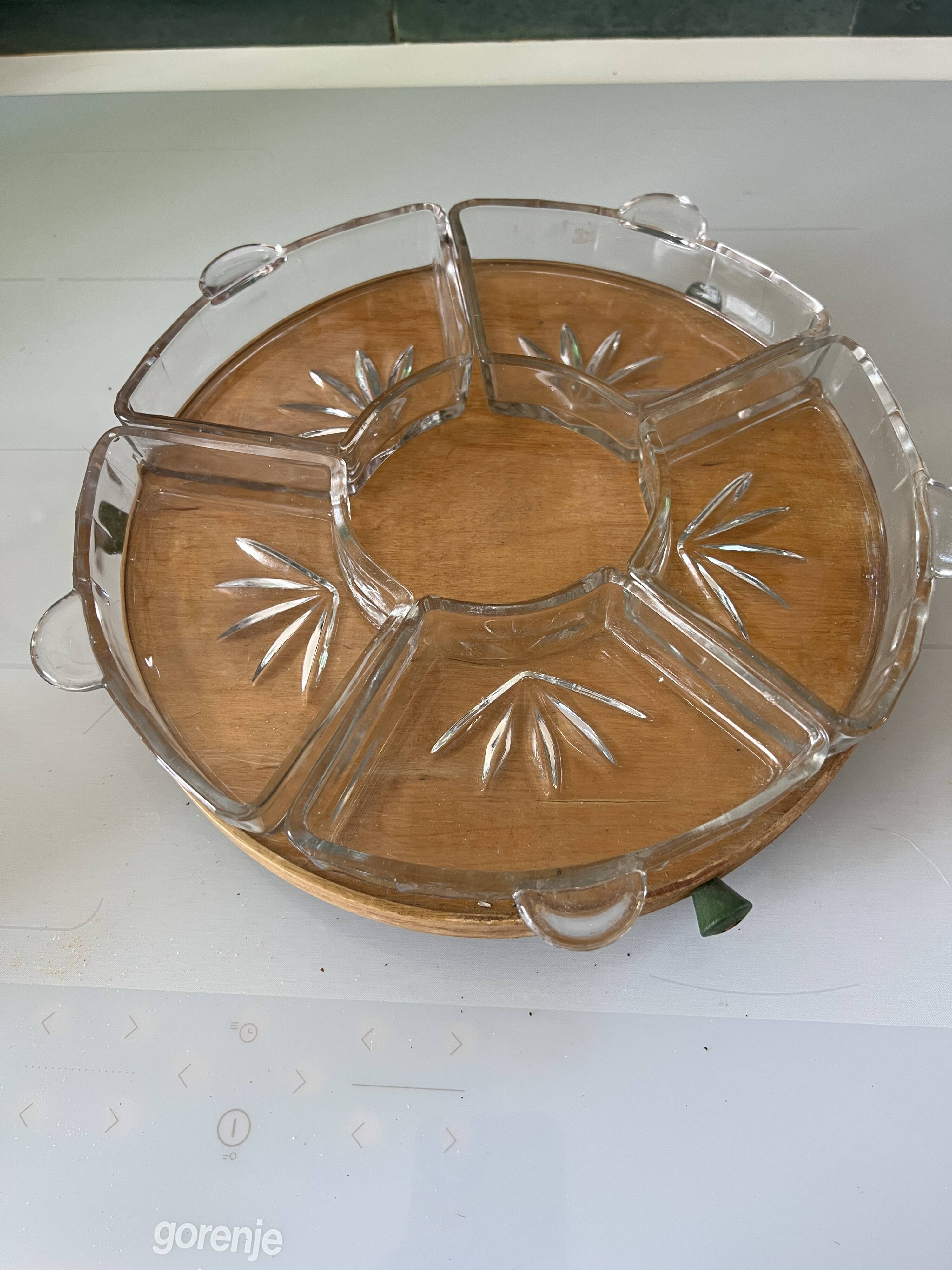 Rotating platter with small dishes