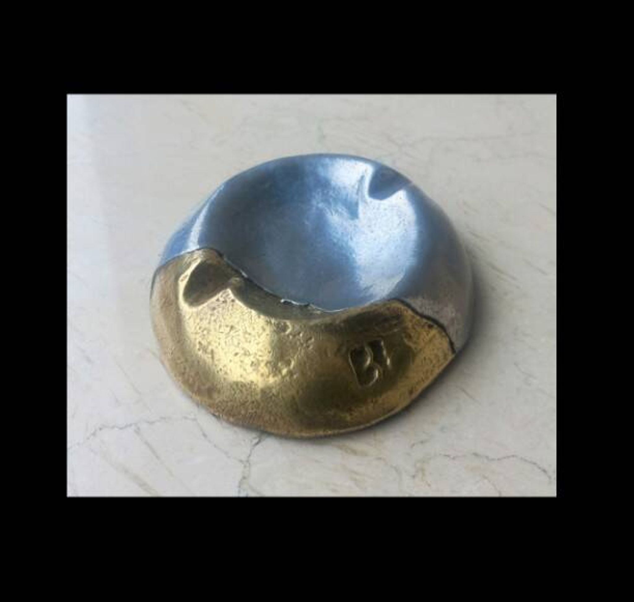 Brutalist ashtray Arte3