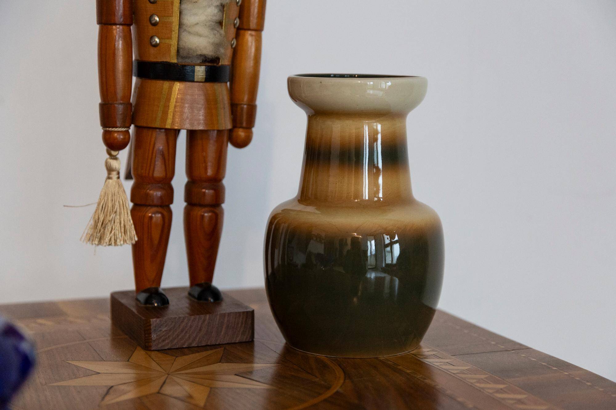 Beige ceramic pot mid-century - Poland, 1960s