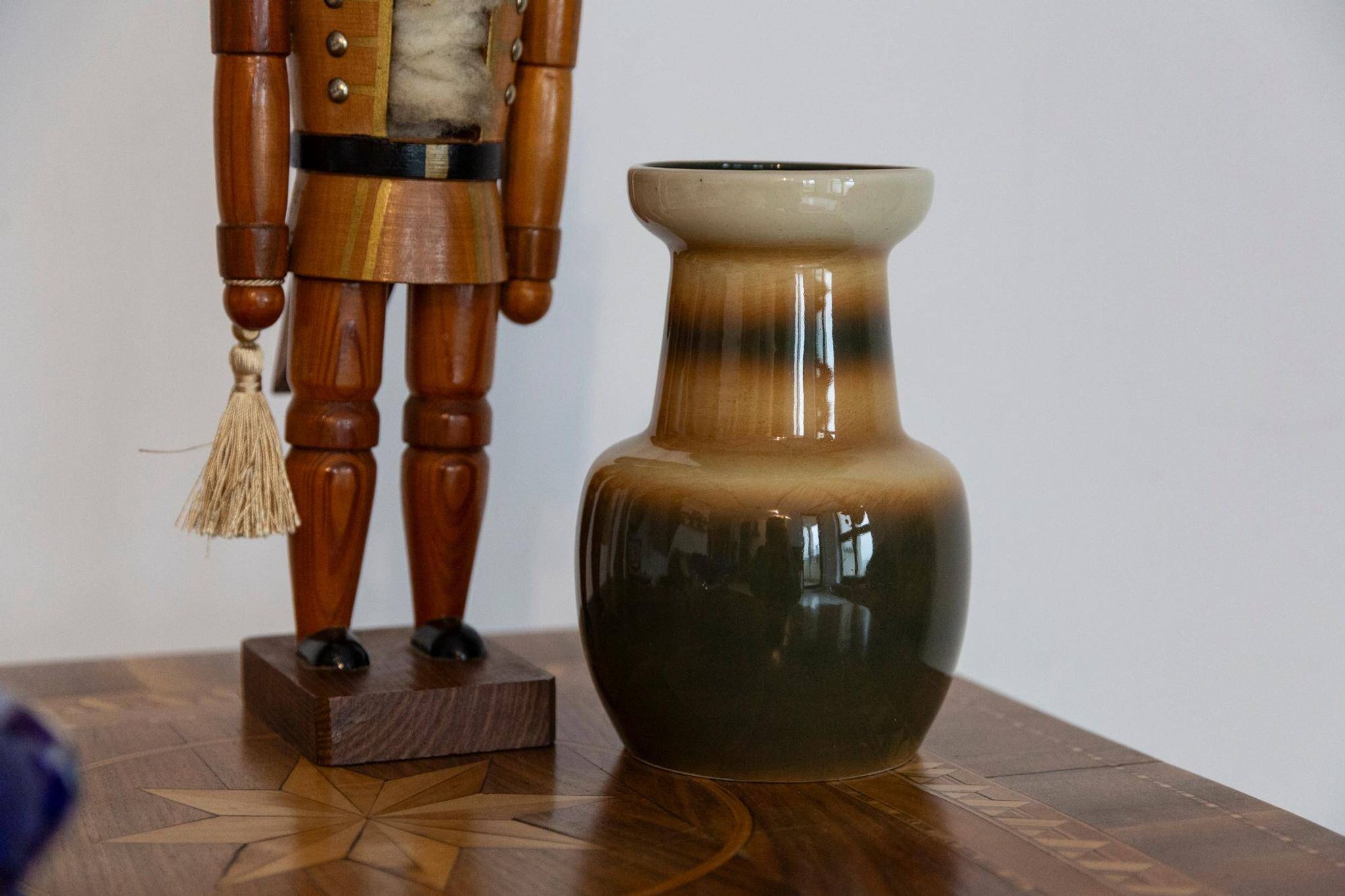Beige ceramic pot mid-century - Poland, 1960s