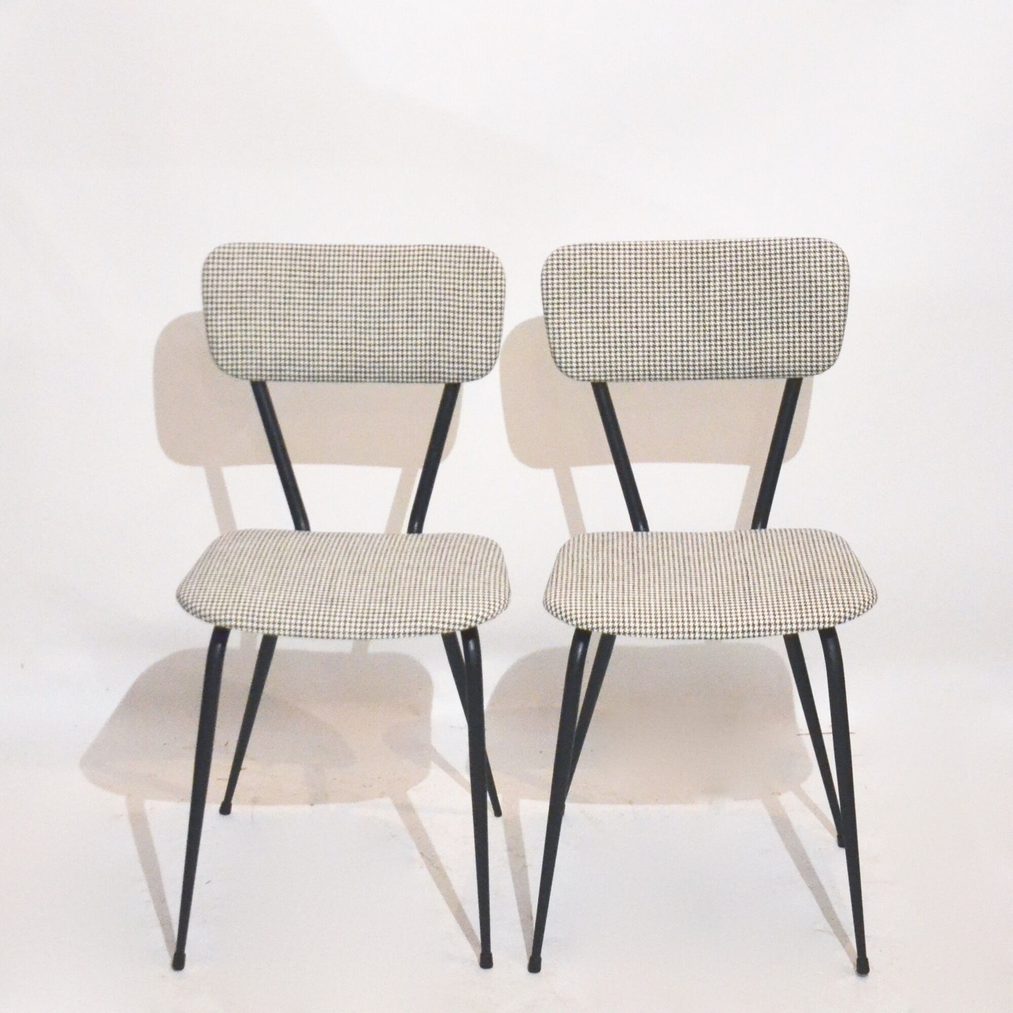 Pair of chairs 50 retapissees houndstooth years