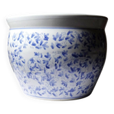 Vintage Chinese cache-pot in blue and white porcelain with a floral design.