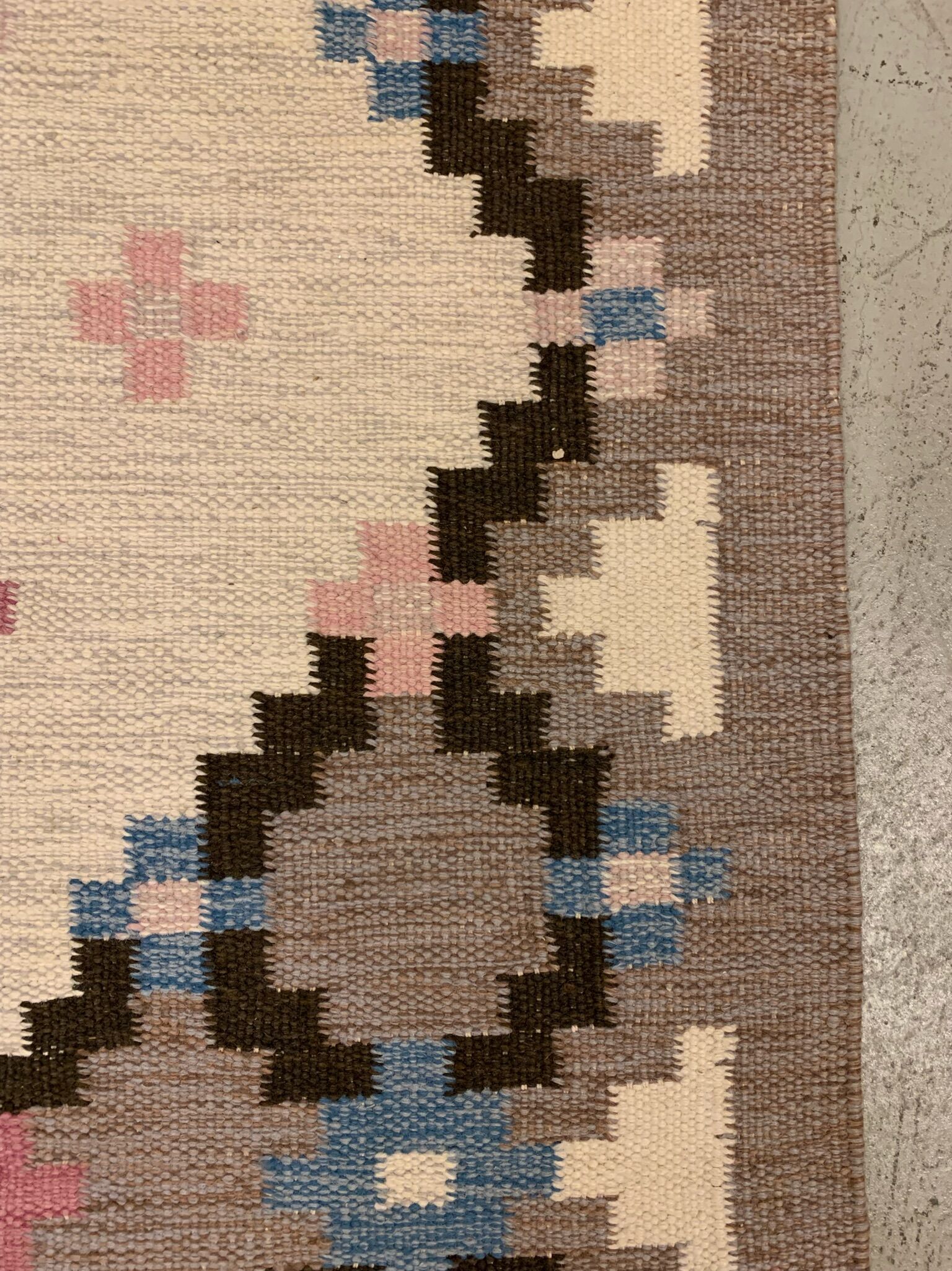 Swedish midcentury carpet Röllakan handwoven 1960