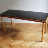 Table basse longue des années 1960 avec verre opaxite noir