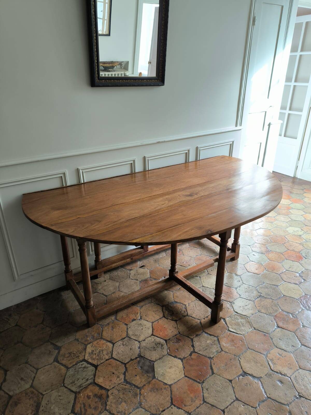 Ancienne table ovale