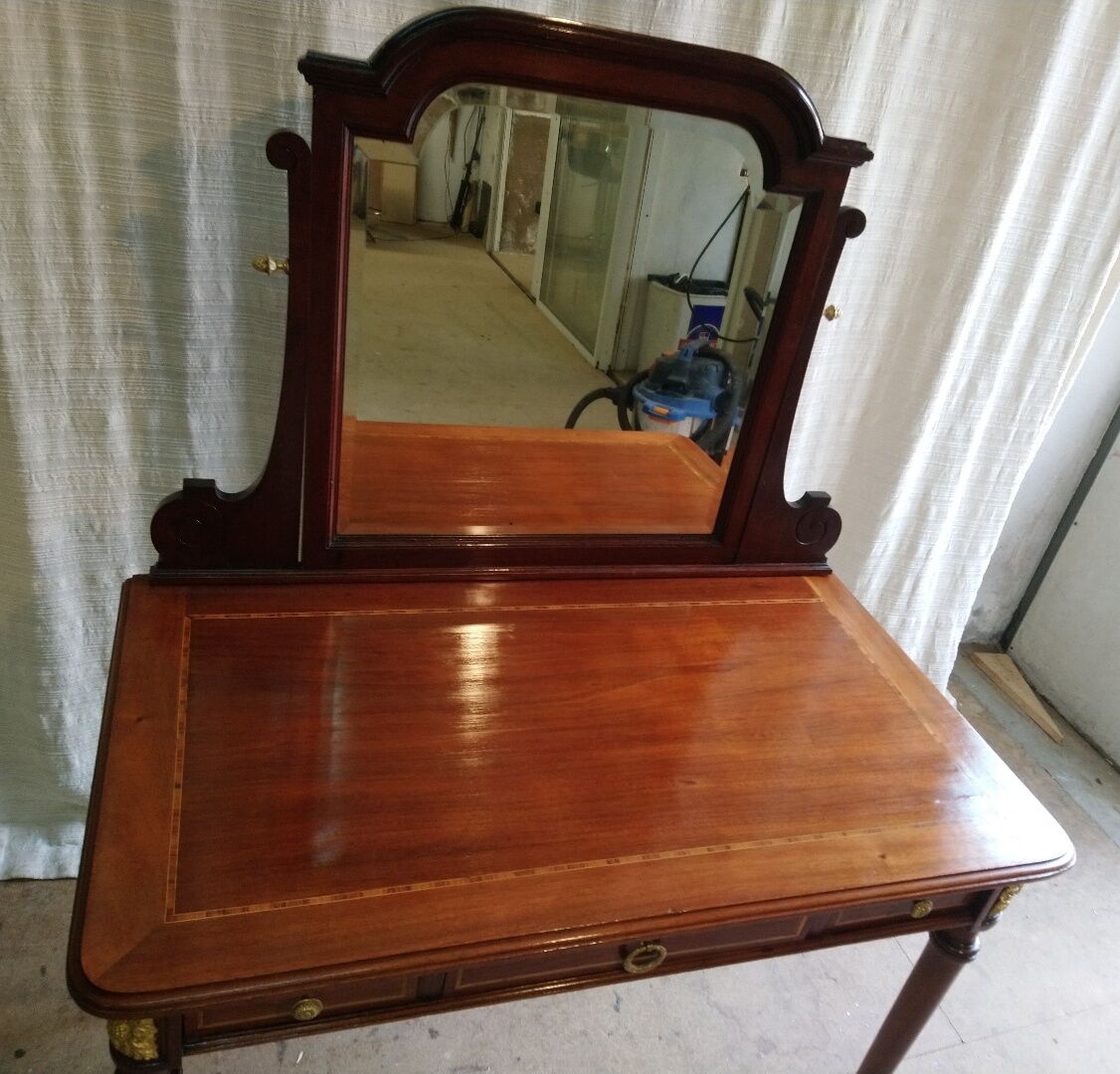 Old mahogany dressing table