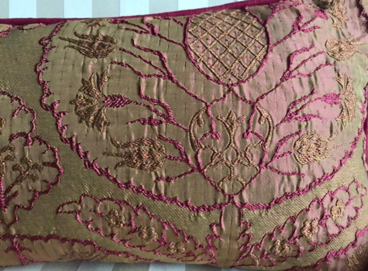 Decorative pillow case in brocade with ottoman turkish 16th century motifs