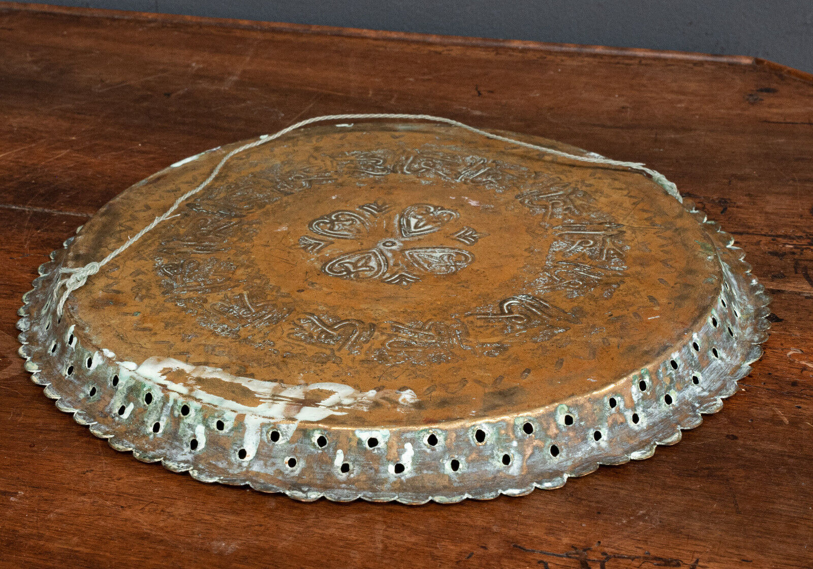 Oriental tray in copper or brass engraved XXth