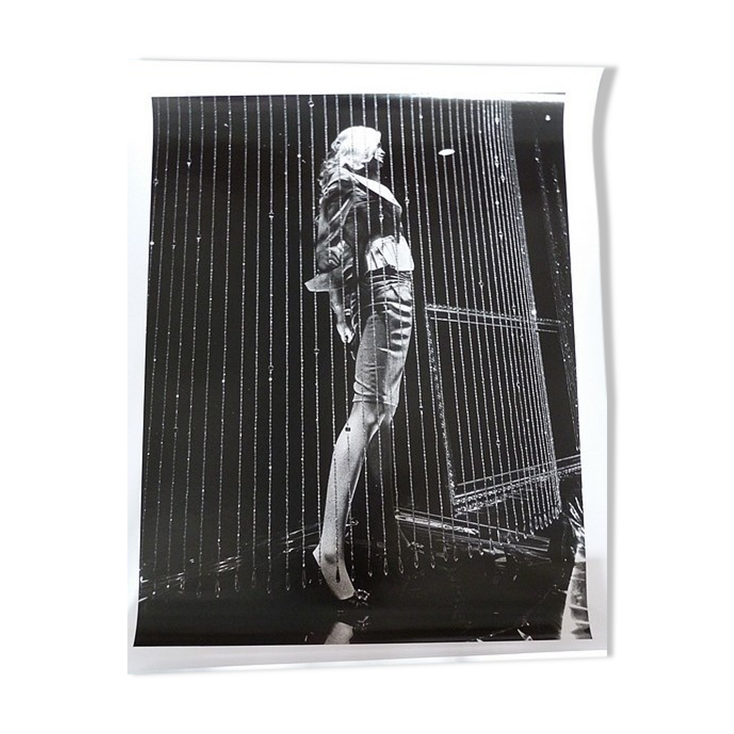 Motoki Lee title "moderu japan, 2006 / 2007 " photograph