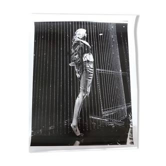 Motoki Lee title "moderu japan, 2006 / 2007 " photograph