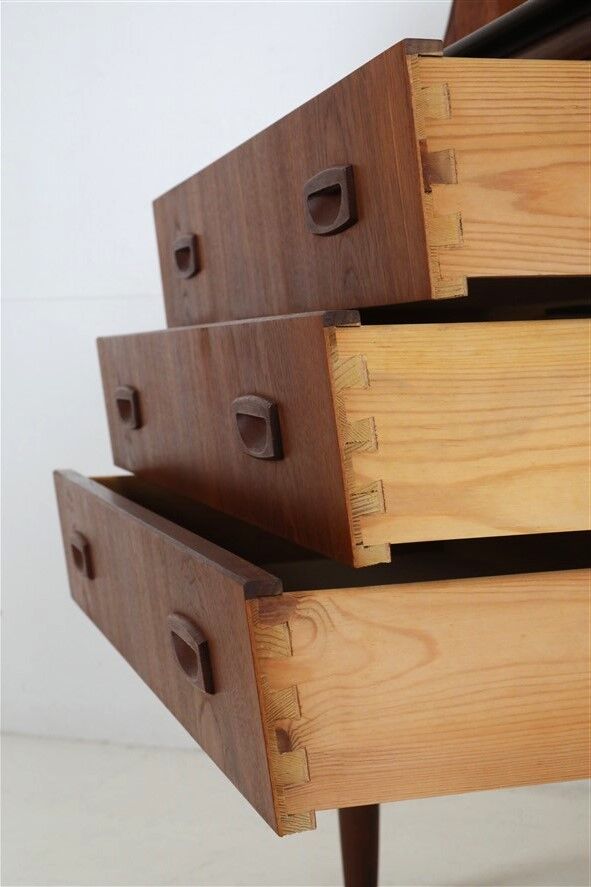 Mid-century teak bureau / secretary desk / Danish modern design / 1960s