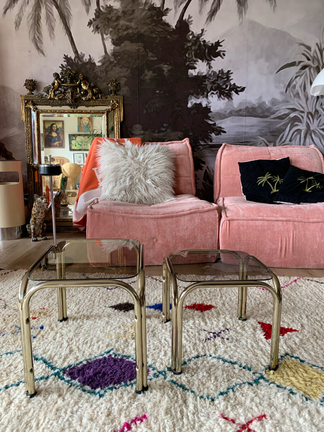 Duo of pull-out tables