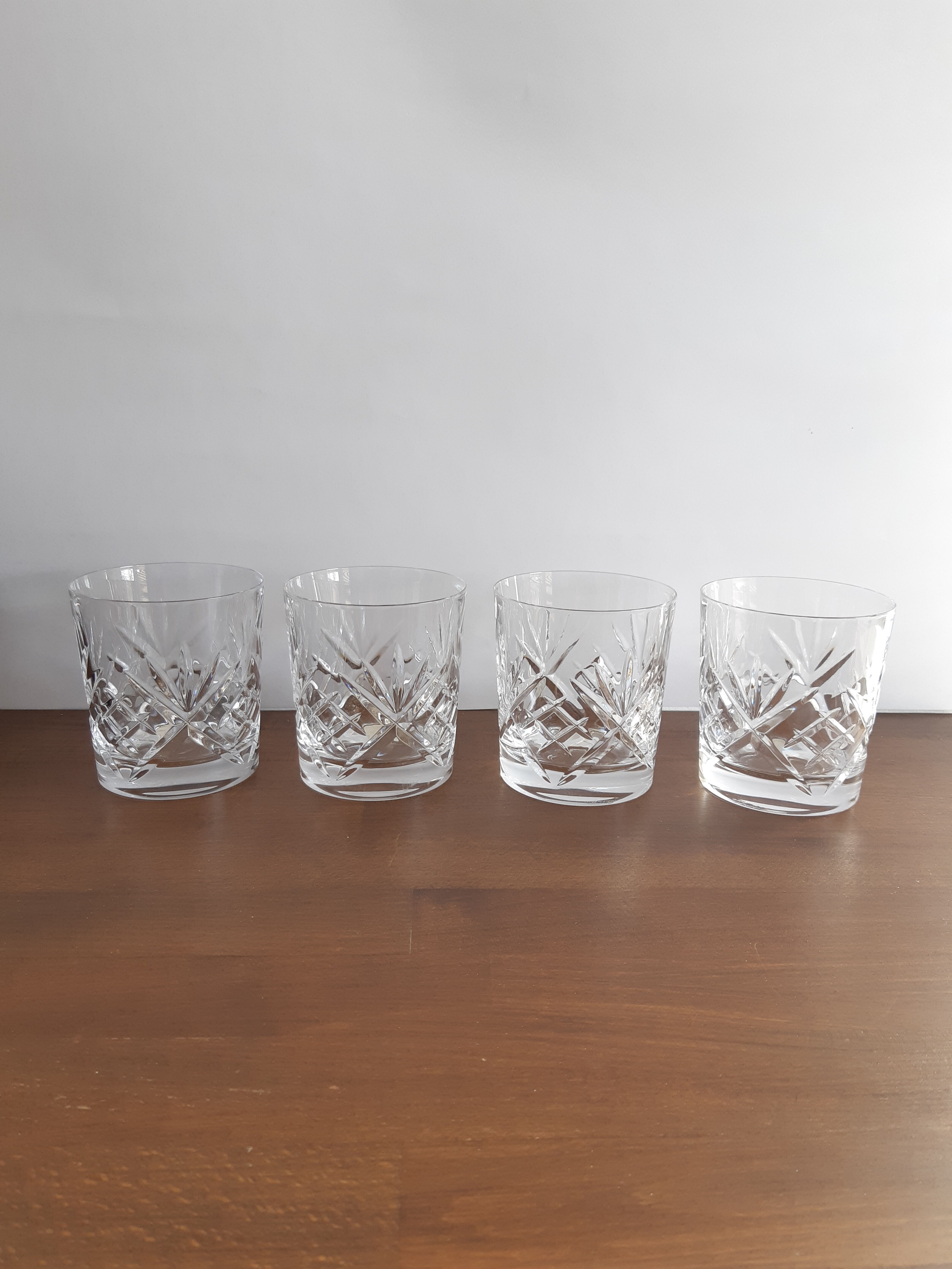 Set of 4 glasses of crystal whisky signed