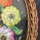Plateau en verre peint à la main, motif floral et tour en rotin tressé, signé Delbel, vintage