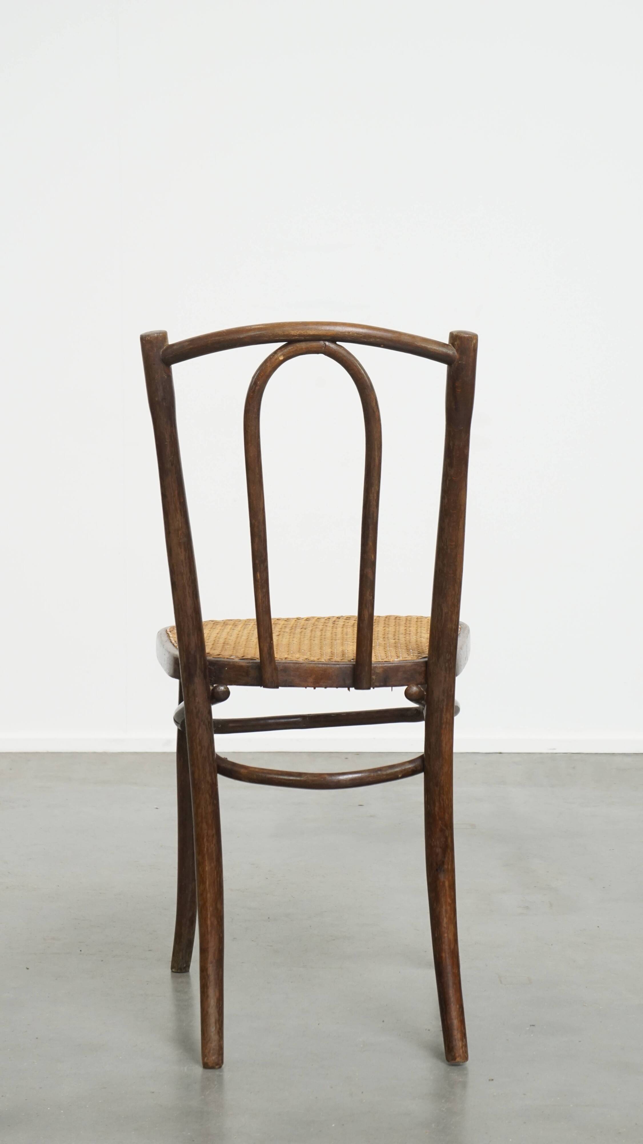 Chaise de bistrot avec assise en rotin tressé