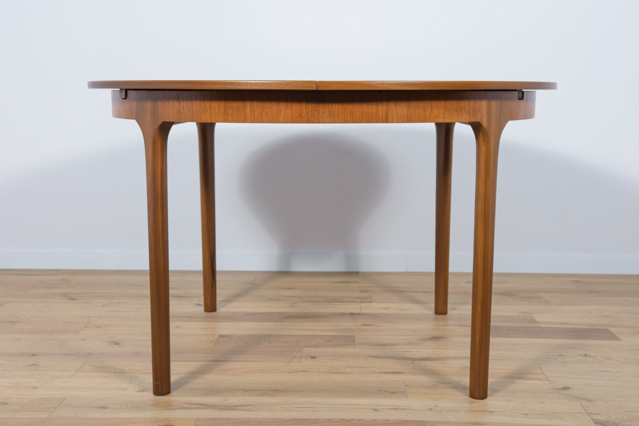 Round Extendable Dining Table from McIntosh, 1960s