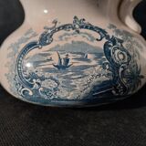 Toilet service, broc and earthenware basin longwy "rocaille xixe"