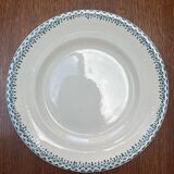 Lot de 2 assiettes anciennes en terre de fer – Manufacture de Longwy