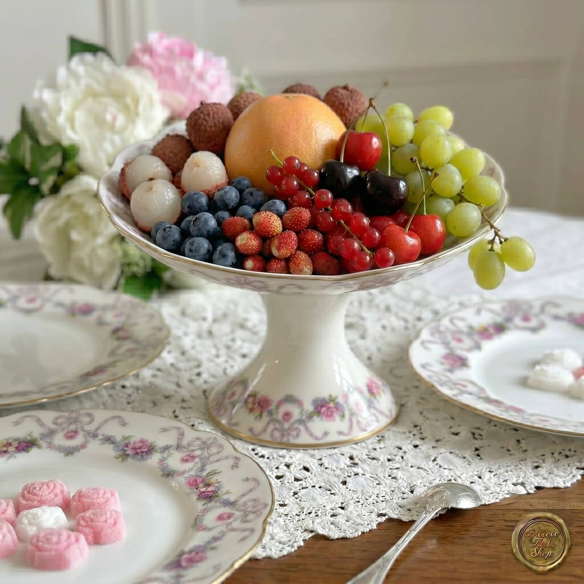Compote dish on pedestal / fruit bowl in Limoges porcelain with floral garlands and ribbons | “Vieux Bernardaud” D&C (Delinières & Cie) | late 19th century