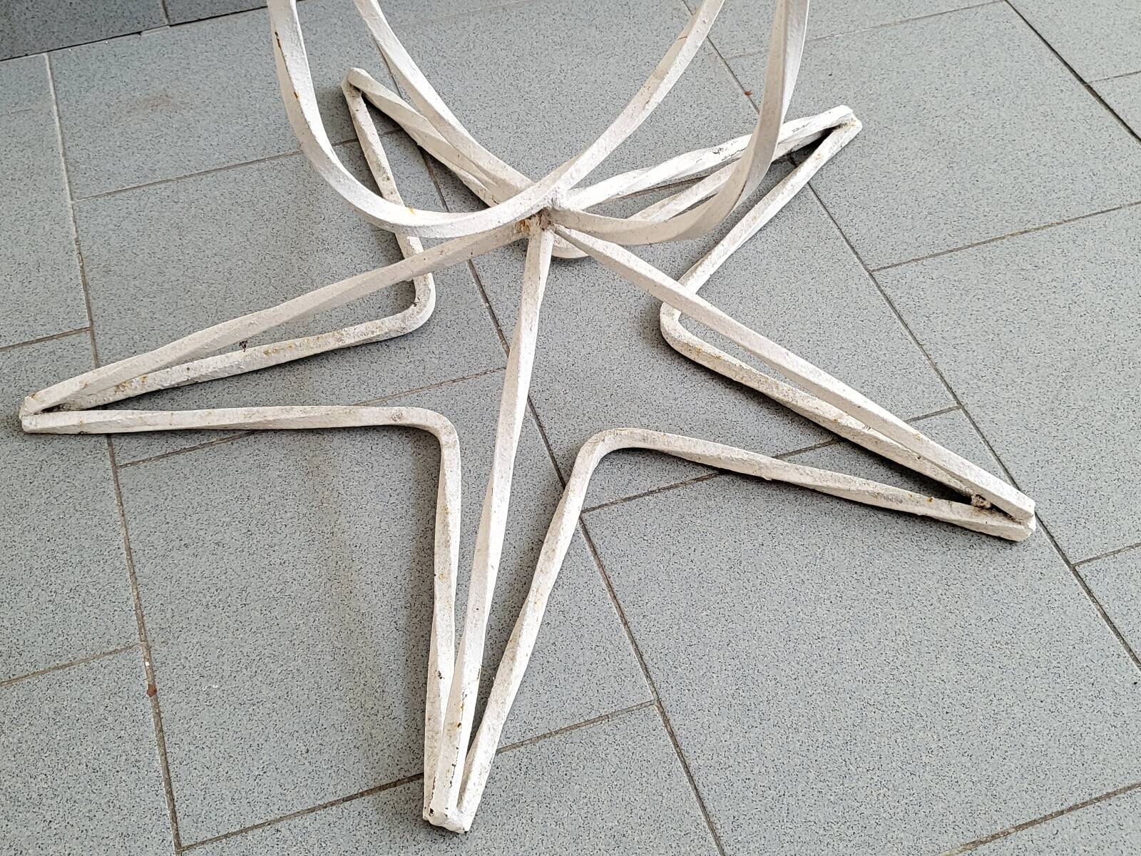 Vintage 1950s metal plant stand in white lacquer with star base 50s rockabilly