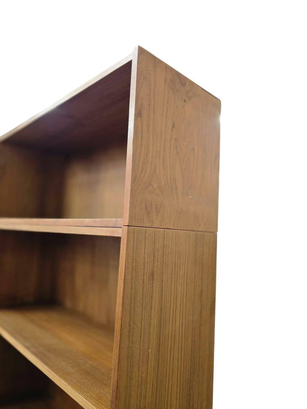Vintage wooden shelf/bookcase/display cabinet