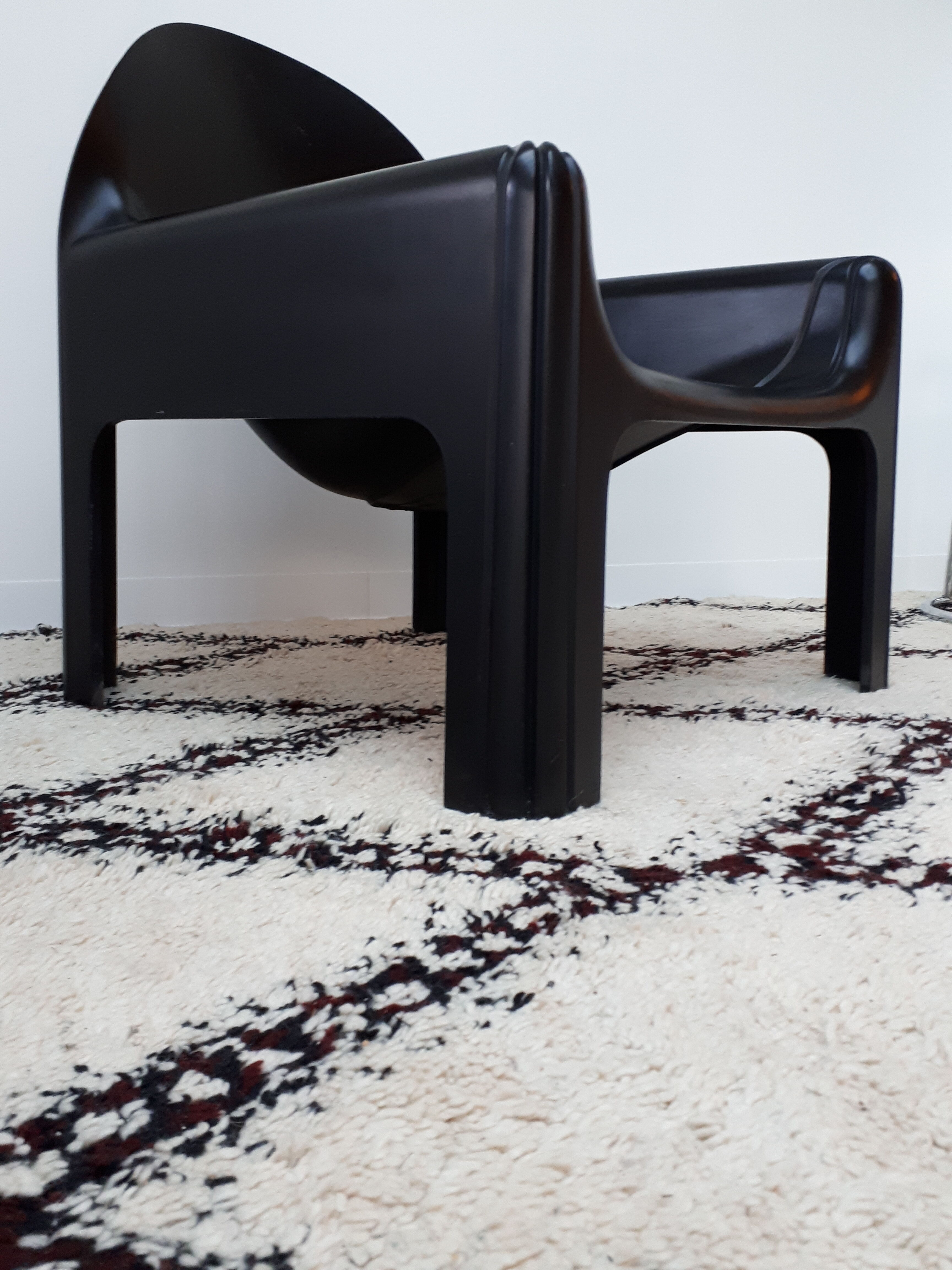 Model 4794 armchair by Gae Aulenti