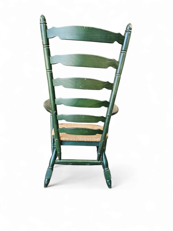 Fauteuil vintage en bois vert transparent / siège en jonc / chaise échelle à dossier haut