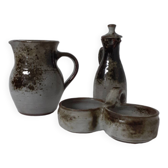 Stoneware set signed Atch T and Ch Robert