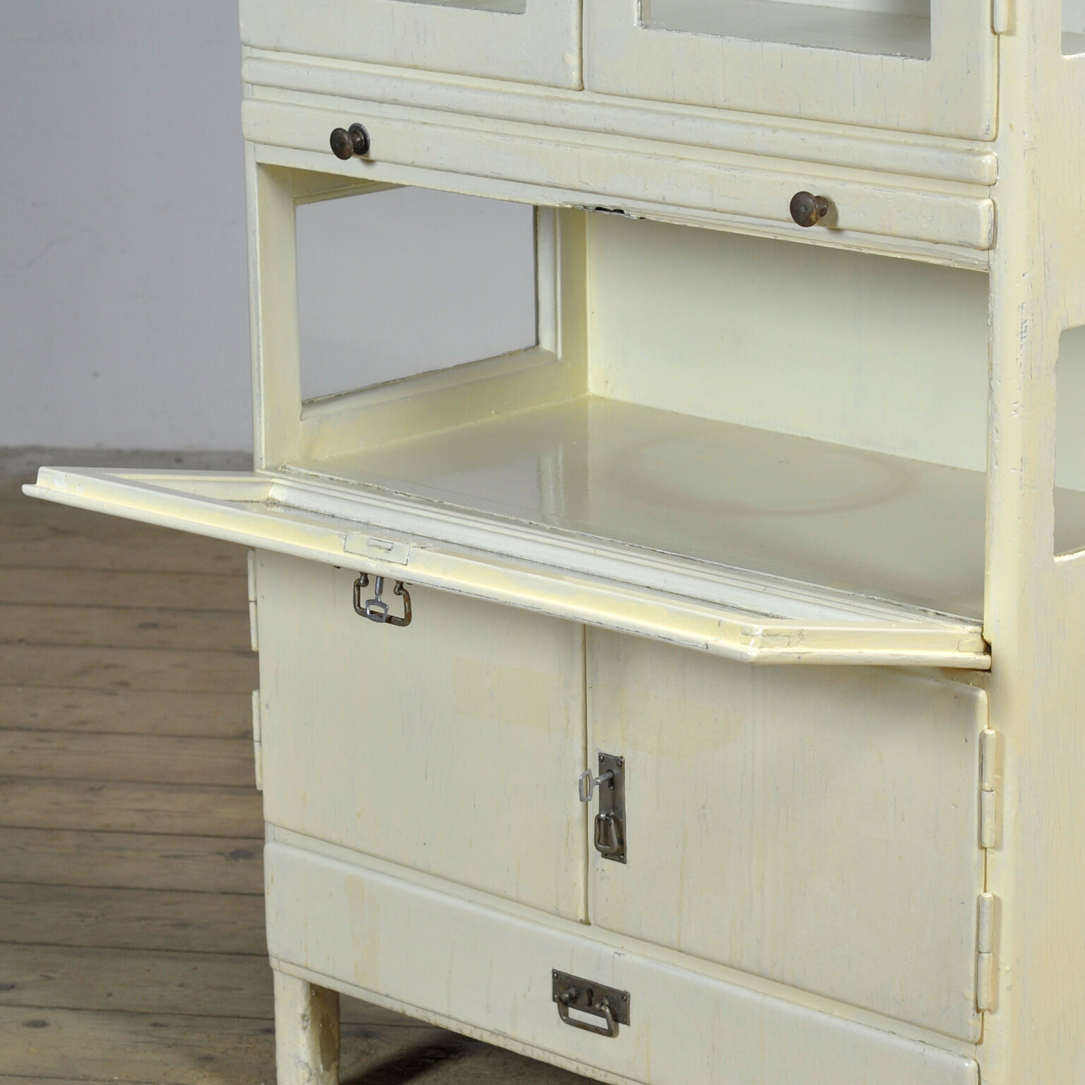 Wooden medical cabinet from the 1930s